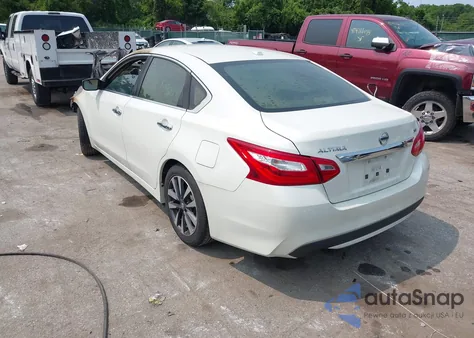 2017 Nissan Altima 2.5/2.5 S/2.5 Sl/2.5 Sr/2.5 Sv z USA, uszkodzony, nr VIN 1N4AL3AP8HC113266